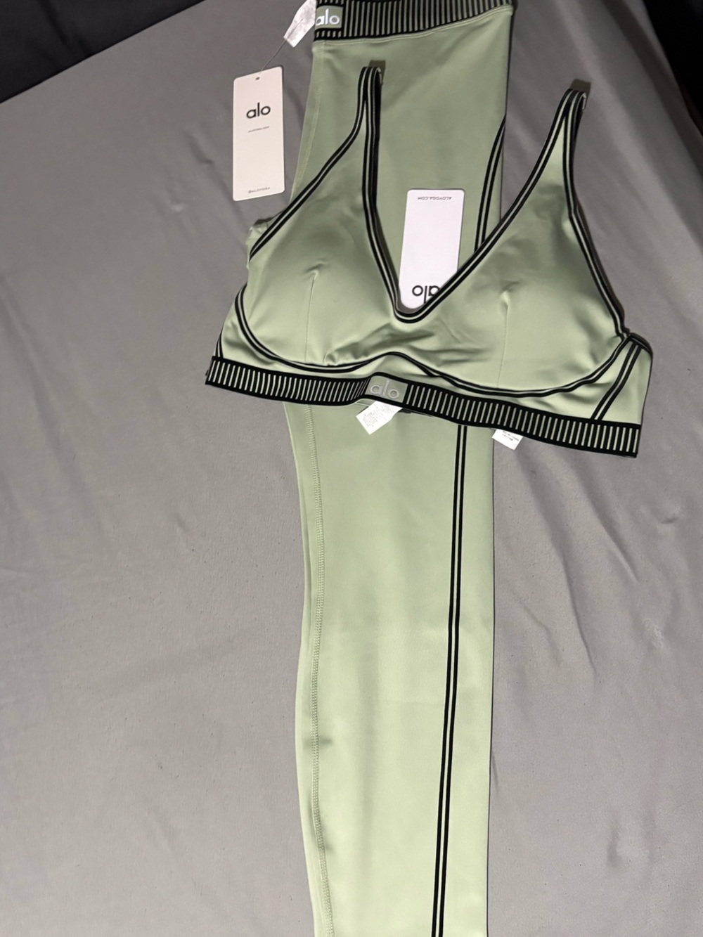 ALO Yoga Green Track Pants & Sports Bra